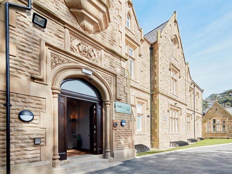 Oddfellows On The Park Cheadle (Greater Manchester) Exterior foto The former school buildings, now the home of the University of Huddersfield