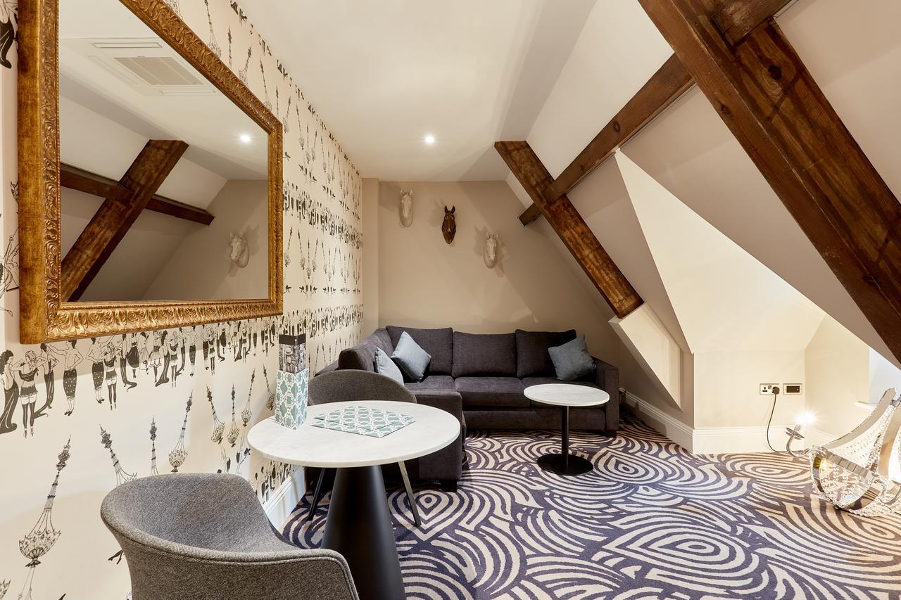 Oddfellows On The Park Cheadle (Greater Manchester) Exterior foto The interior of a suite at the hotel