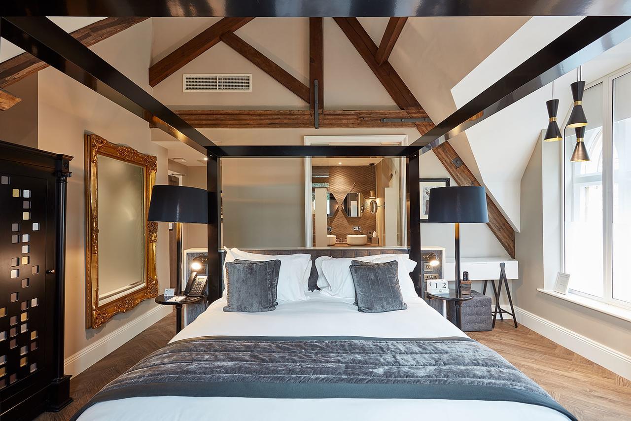 Oddfellows On The Park Cheadle (Greater Manchester) Exterior foto A bedroom at the hotel