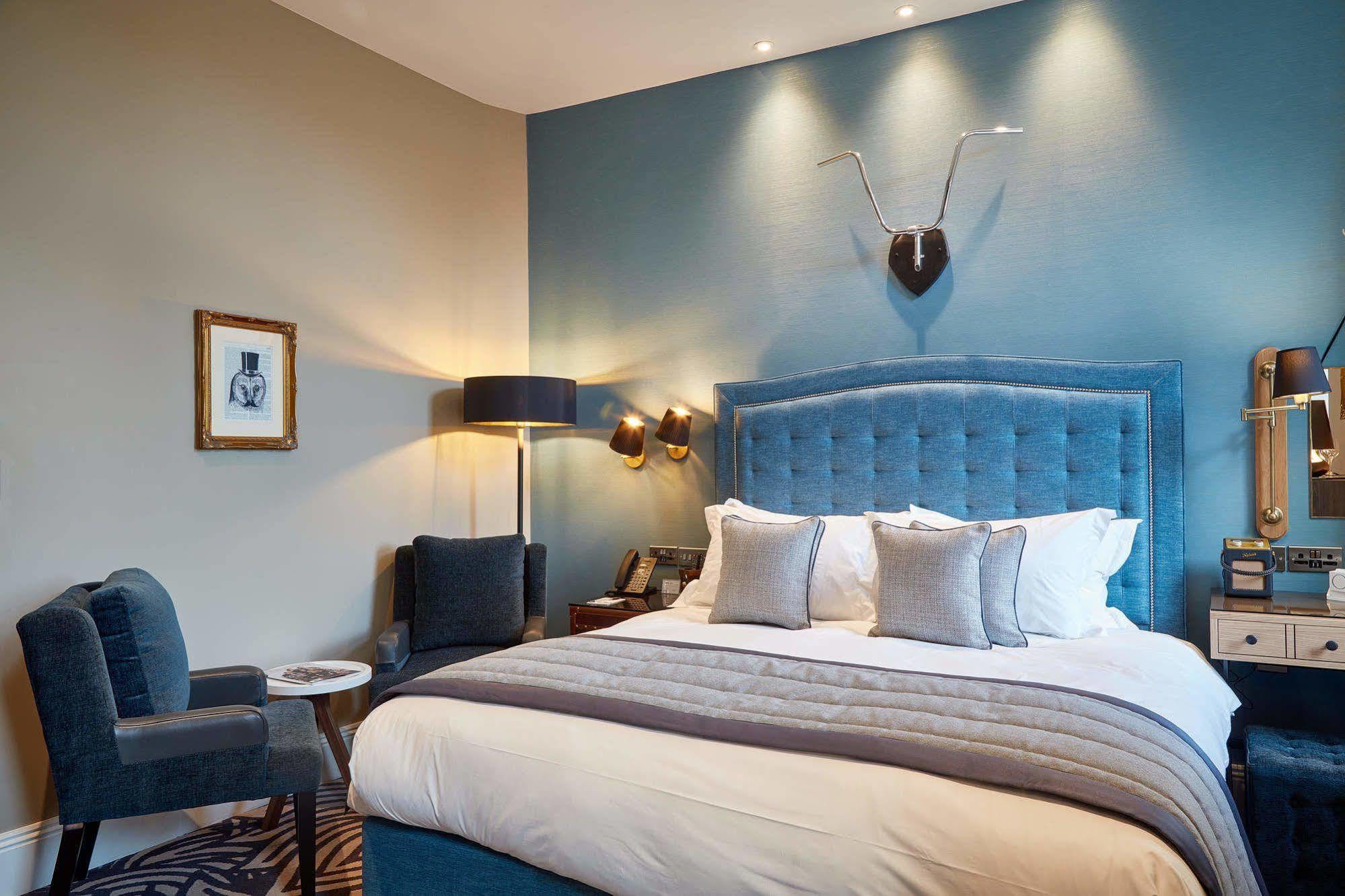 Oddfellows On The Park Cheadle (Greater Manchester) Exterior foto A bedroom at The Old Bank Hotel