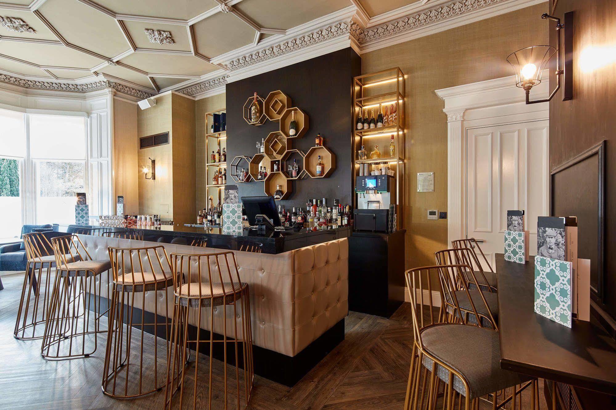 Oddfellows On The Park Cheadle (Greater Manchester) Exterior foto The bar at the hotel