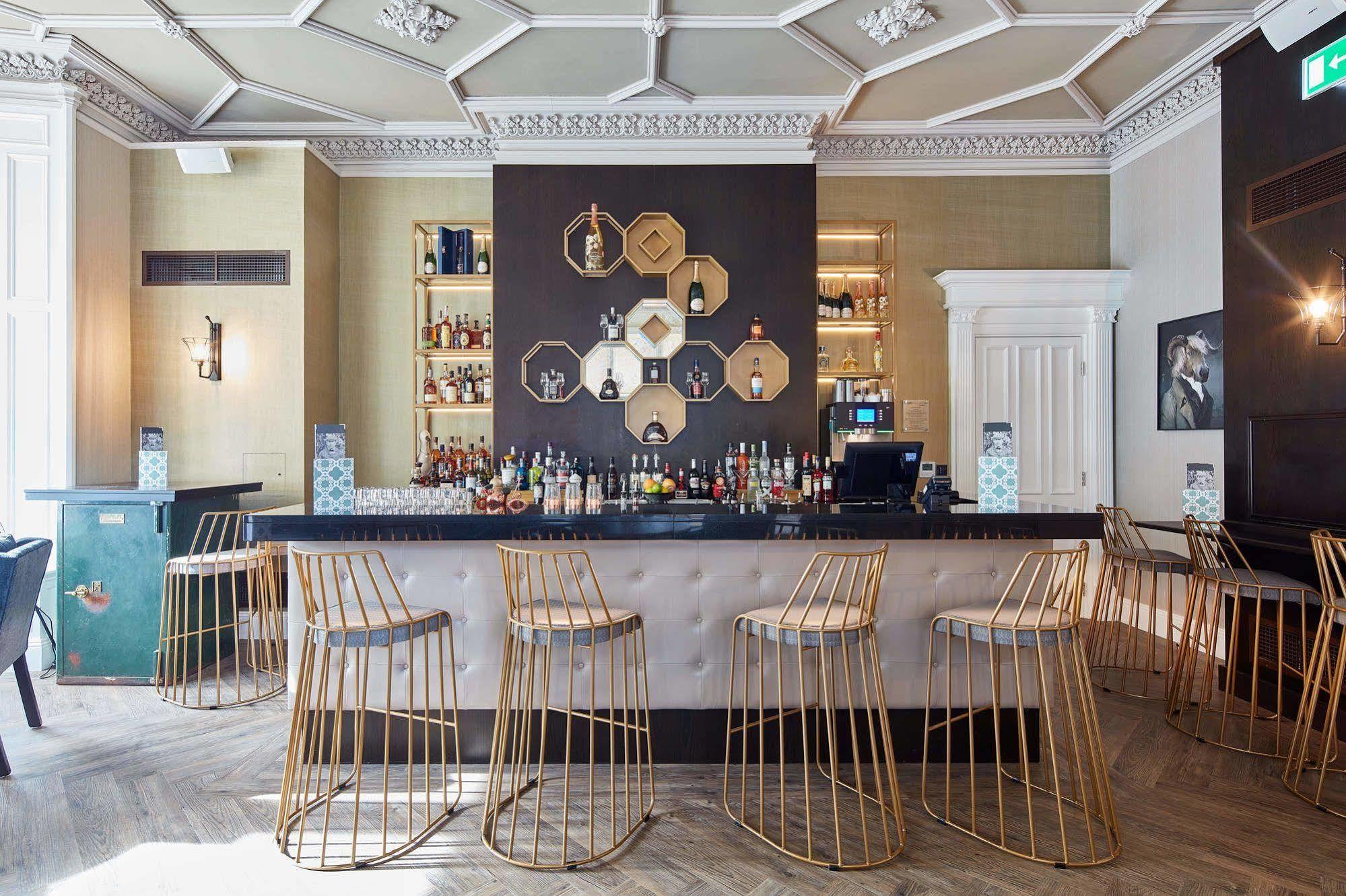 Oddfellows On The Park Cheadle (Greater Manchester) Exterior foto The bar at the 2018 refurbishment